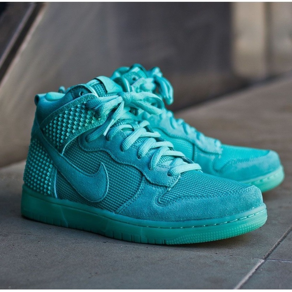 Nike Dunk High CMFT Light Retro - Glow In The Dark